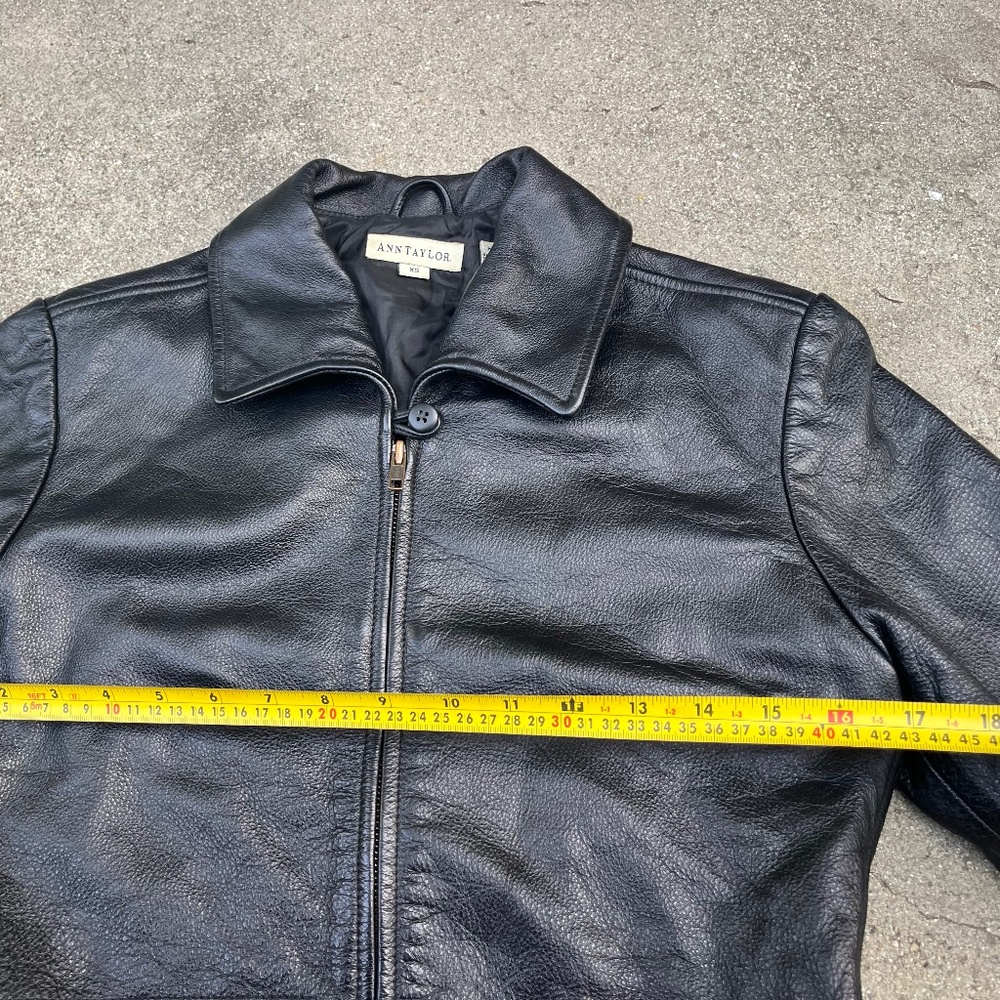 90s leather jacket black fitted crop cropped buckleback xs ann taylor biker moto - Picture 9 of 12